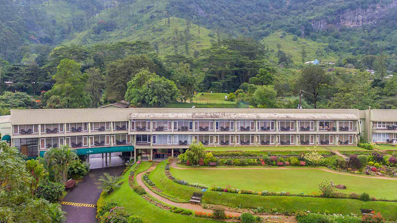 Hunas Falls by Amaya,Kandy