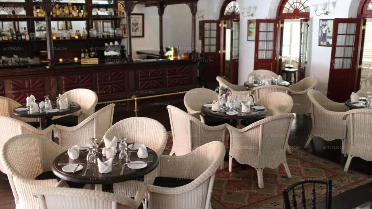 Royal Bar & Hotell, Kandy