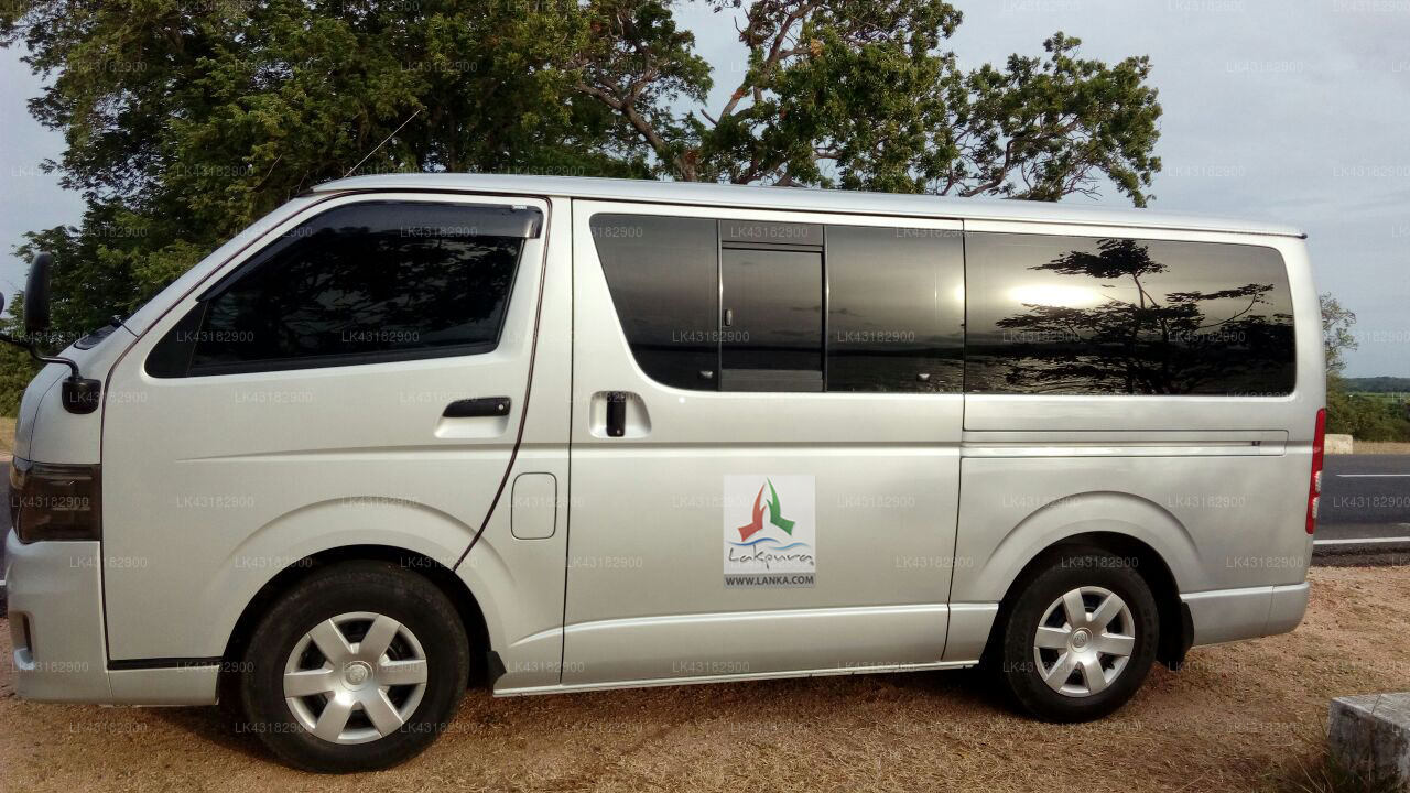 Transfer between Colombo Airport (CMB) and Dolosmahe Guest House, Wilpattu
