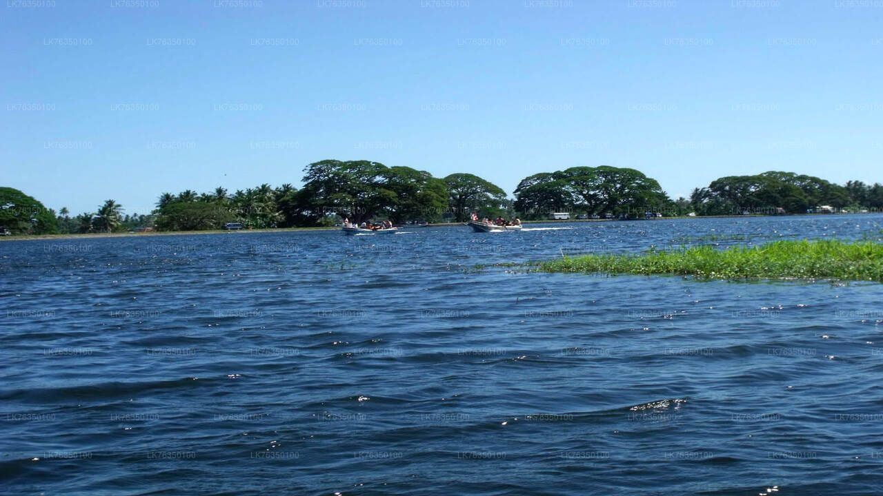 Båttur vid Tissamaharama Lake
