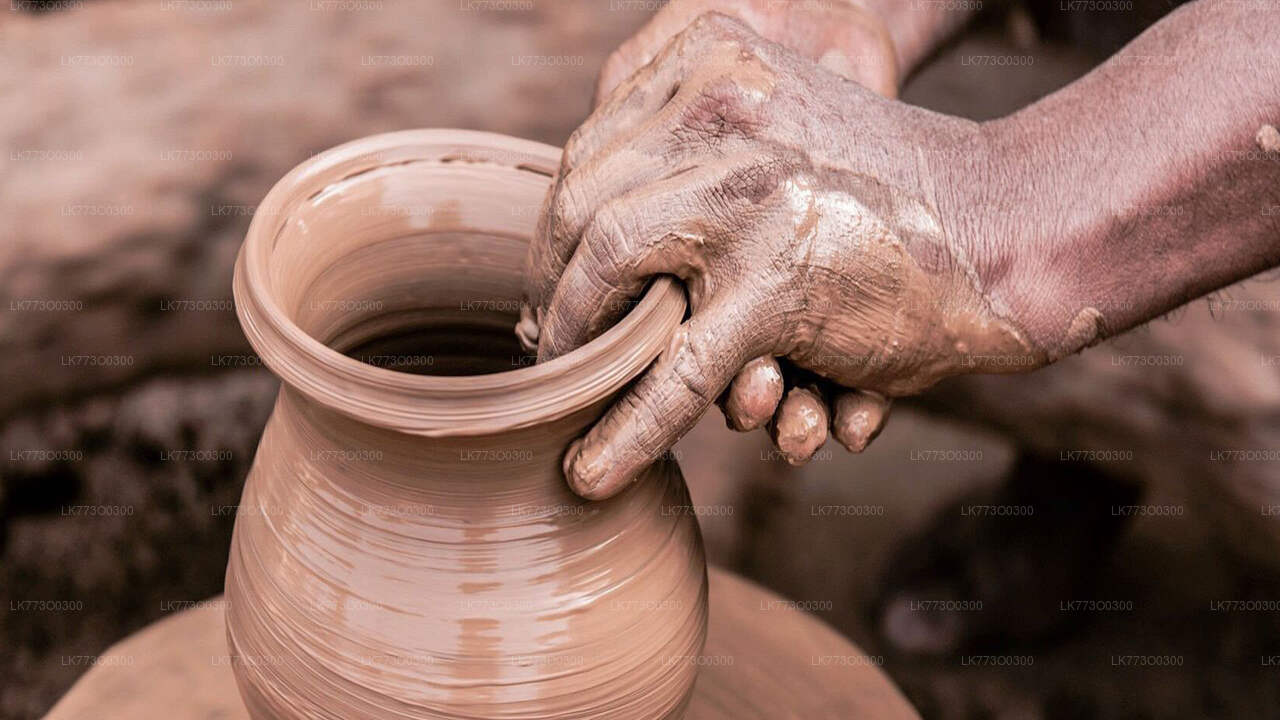 Pottery Village Cycling Tour from Pinnawala