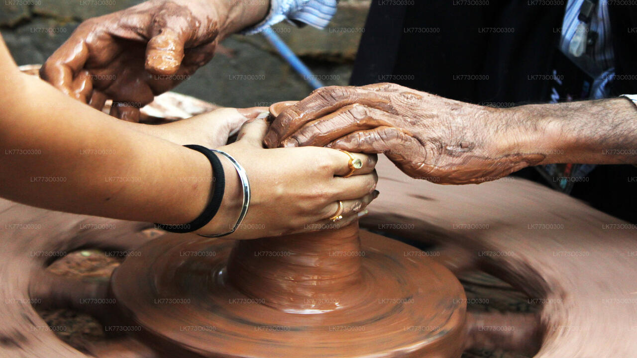 Pottery Village Cycling Tour from Pinnawala