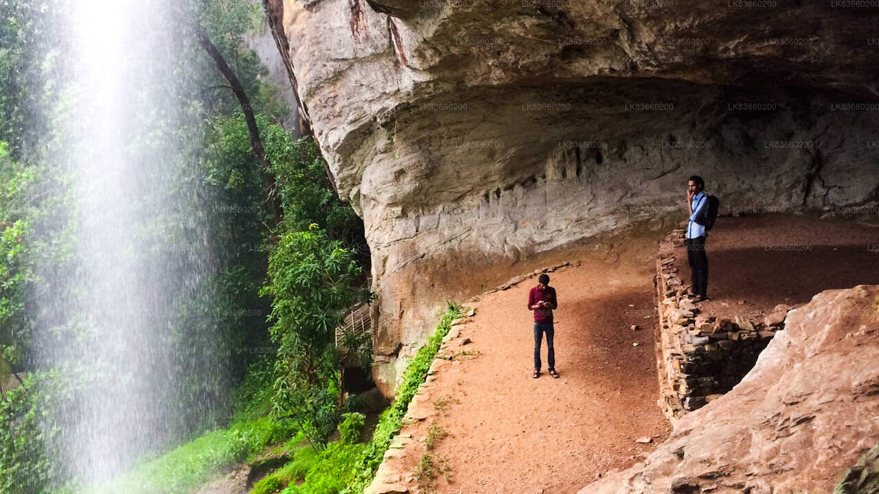 Utforska Belilena Cave från Mount Lavinia