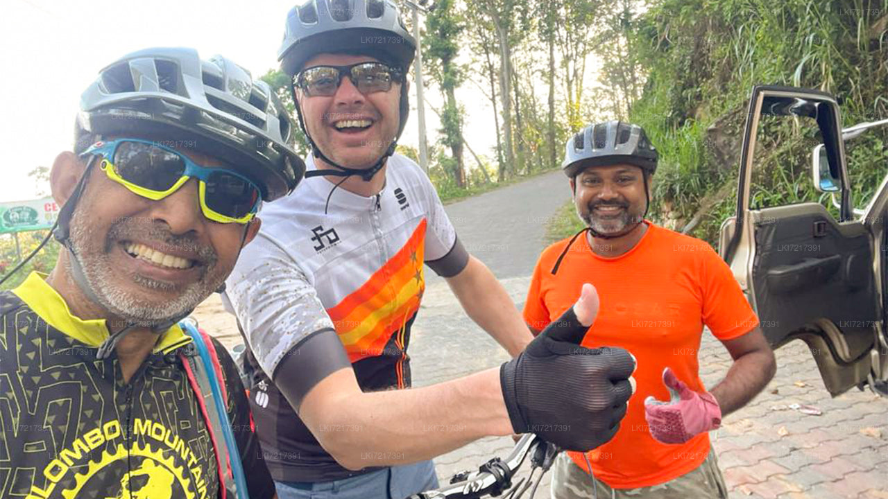 Nuwara Eliya Highlands cykeltur från Kandy